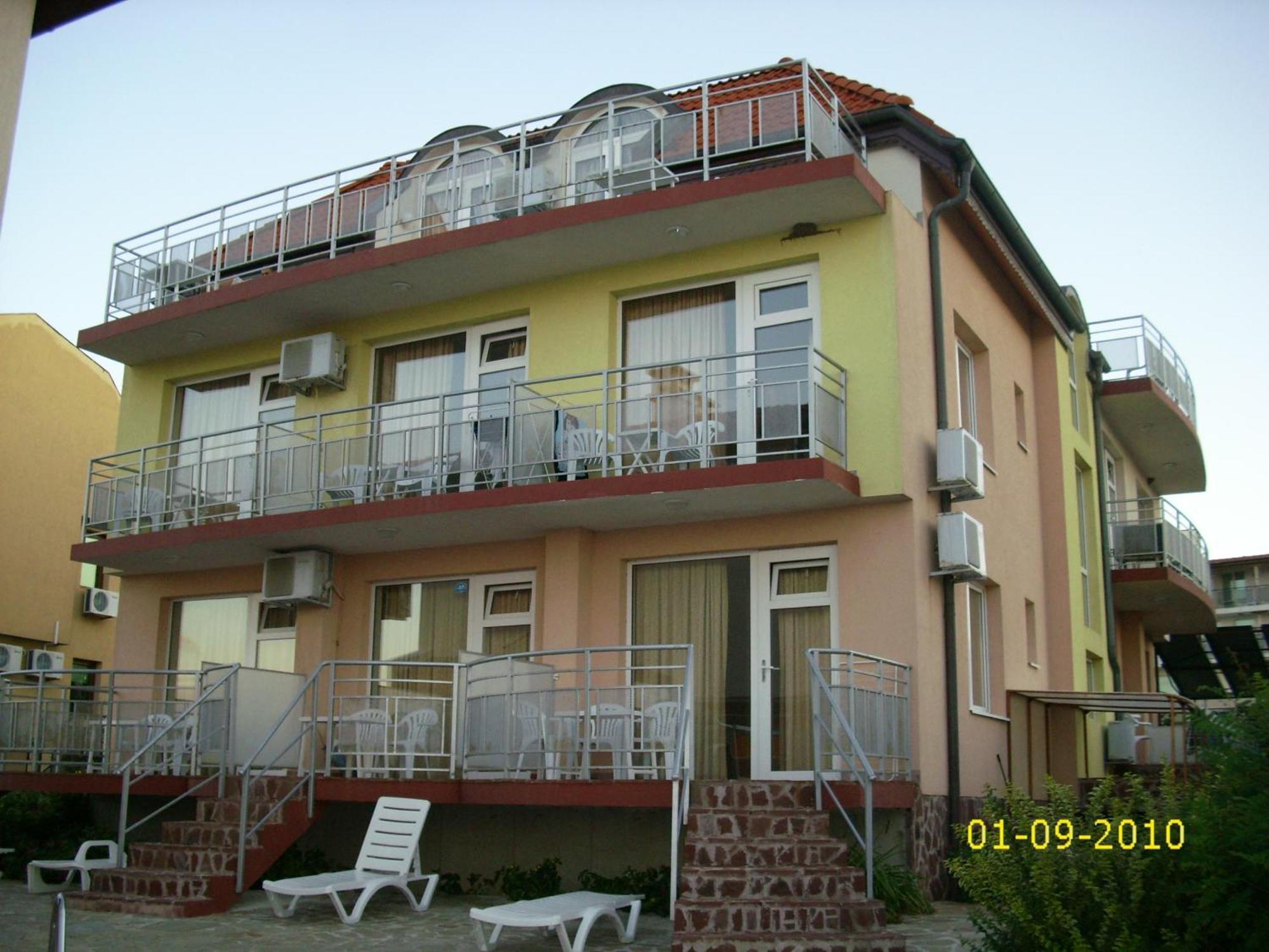Barex Family Hotel Созополь Экстерьер фото